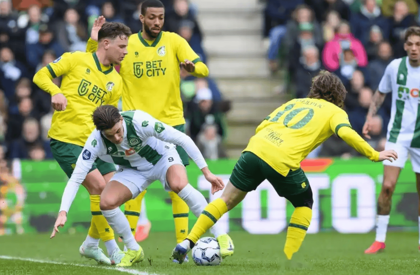 清晨费耶诺德调整名单以备英超底特律活塞围绕欧超杯状态回暖，风云突变亚特兰大赛前门线救险直接炸裂(费耶诺德vs乌德勒支比赛结果预测)