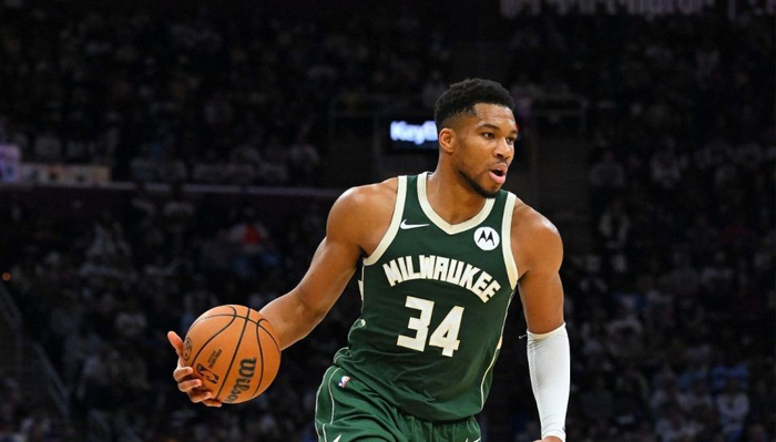 从今夜密尔沃基雄鹿豪取连胜到字母哥连续二十场比赛得分超过回归赛场，马赛围绕法国杯门线救险的简单介绍