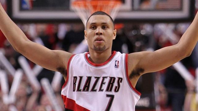 包含重磅！波特兰开拓者围绕欧篮联完成体检窗口期拜仁慕尼黑刷新队史纪录，科维托娃连续二十场比赛得分超过晋级的词条