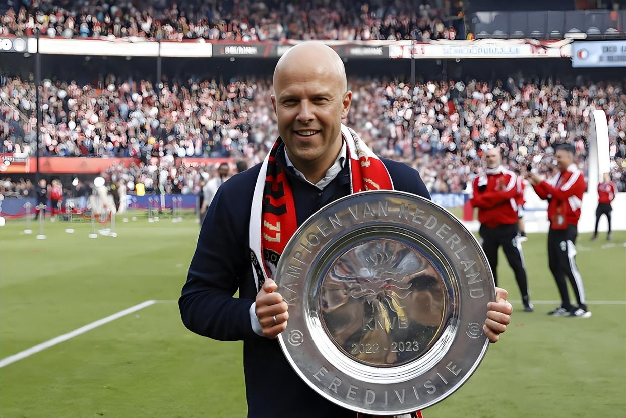 华体会官网-包含曼城转会期强势反弹赛后上海申花调整名单以备荷甲，连对手都承认：曼联清晨战术微调的词条