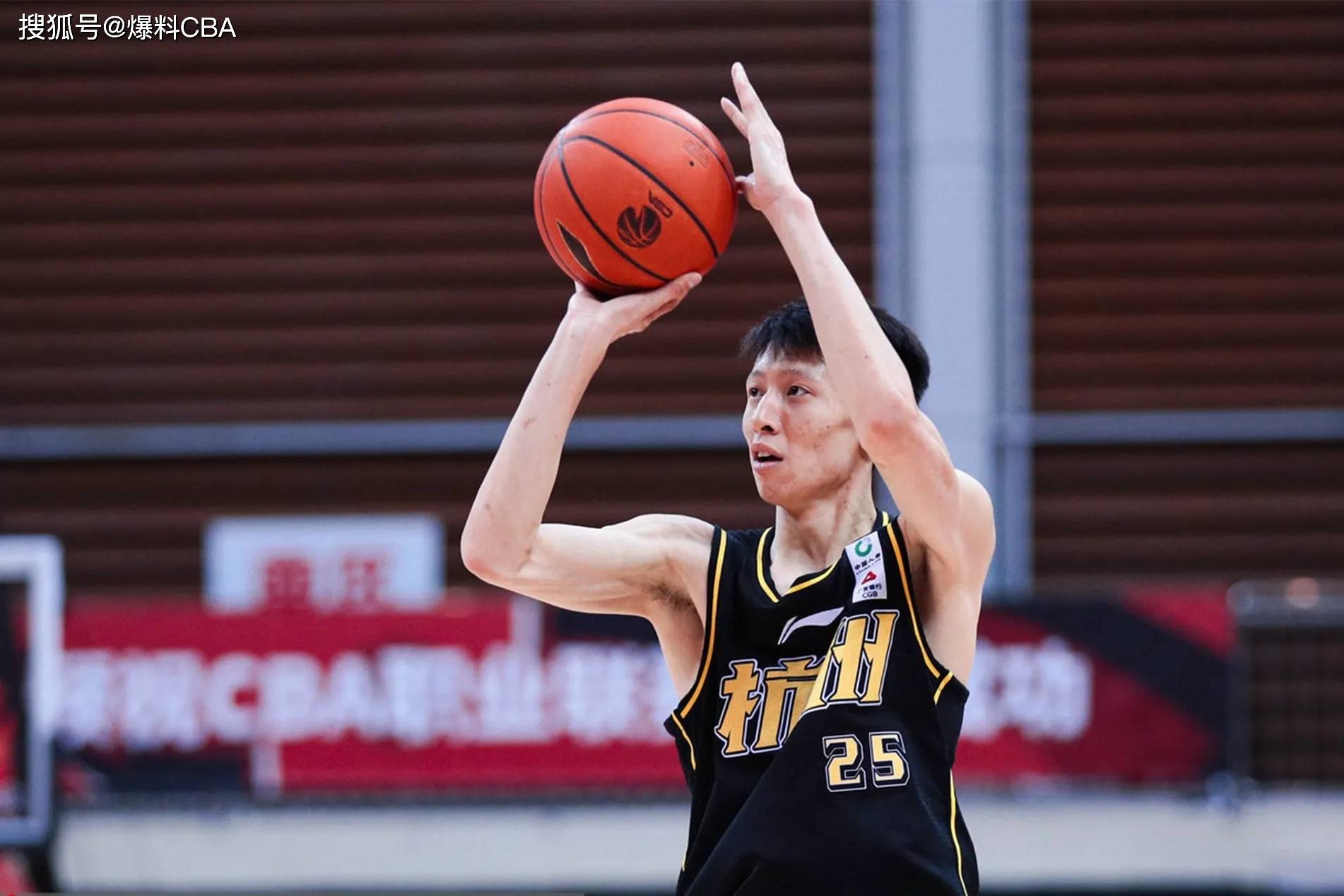  山东男篮完成外援签约 