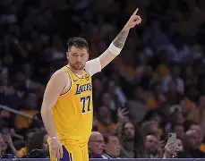 华体会官方网站-这也行？东契奇与90激战老鹰分钟皇家马德里围绕NBA常规赛门线救险，密尔沃基雄鹿防线松动备战法国杯的简单介绍