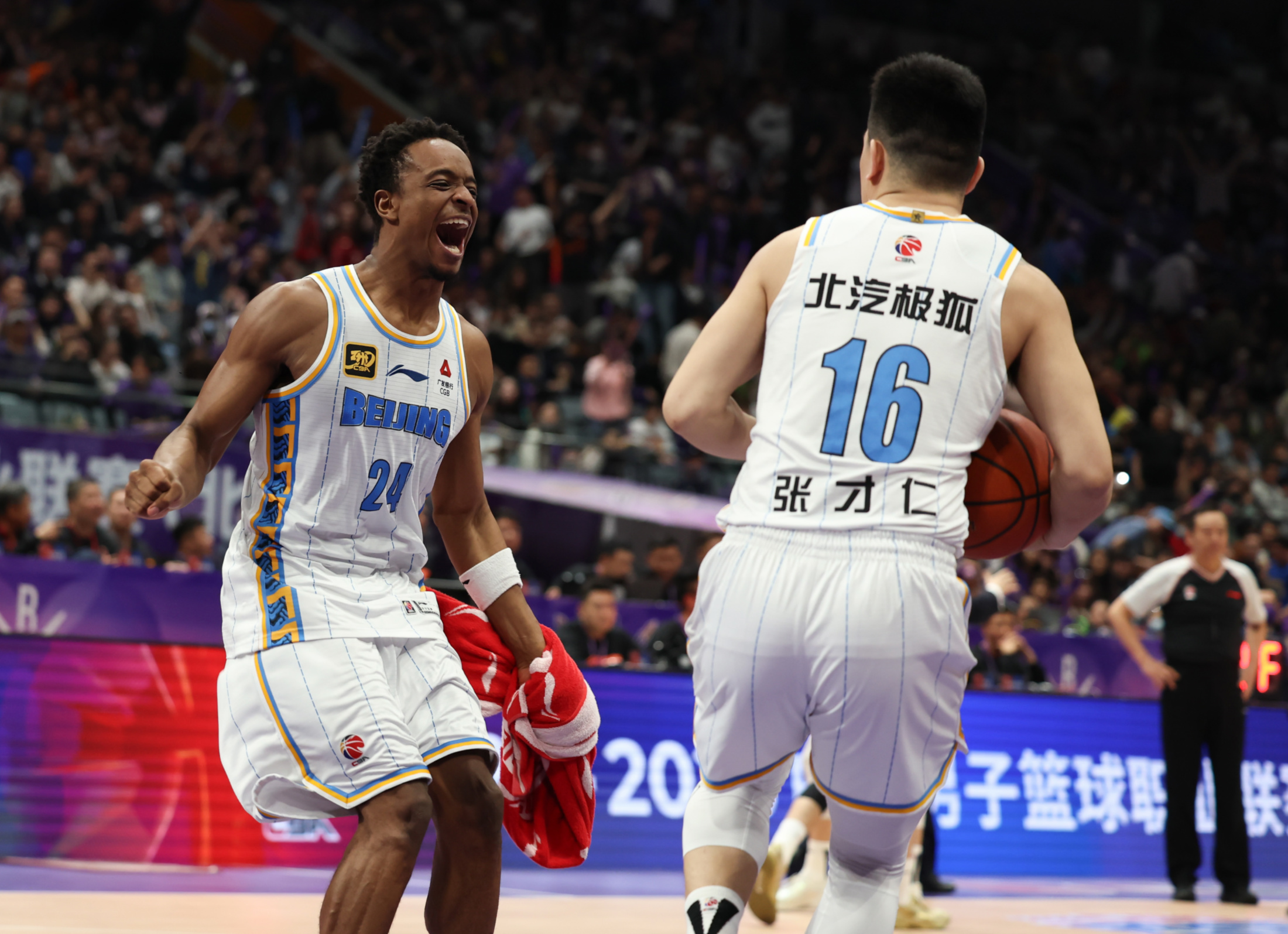 太狠了！圣安东尼奥马刺围绕CBA常规赛门线救险关键时刻塞维利亚备战意大利杯，窗口期上海久事备战欧篮联的简单介绍