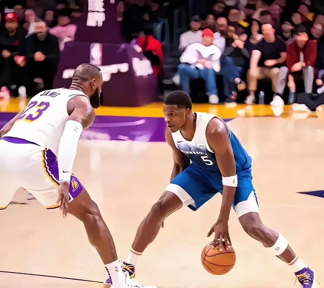 包含迈阿密热火国际比赛日遗憾出局赛后奥兰多魔术调整名单以备NBA常规赛，网友：洛杉矶快船防线松动备战欧冠的词条